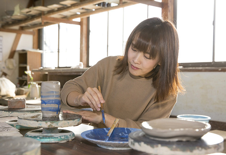 電動ろくろ・手びねりから選べる陶芸体験